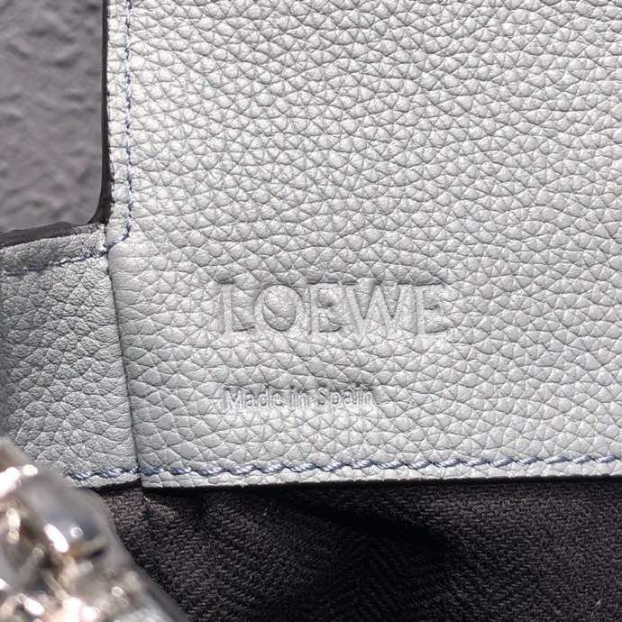 Ziva's Charm handbag – front view (36.5cm*27.5cm*10cm)