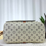  Streamlined carryall bag front view 7