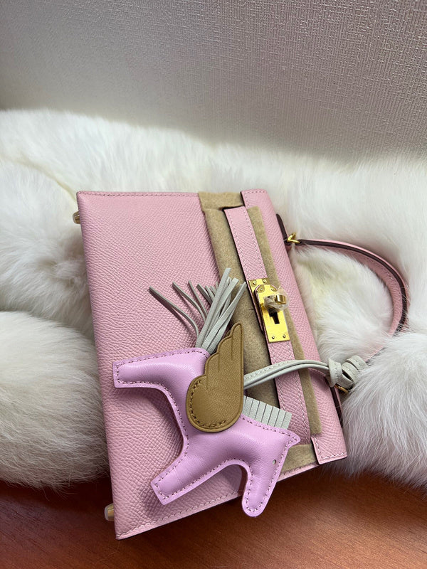 Elegant handbag styled for everyday wear