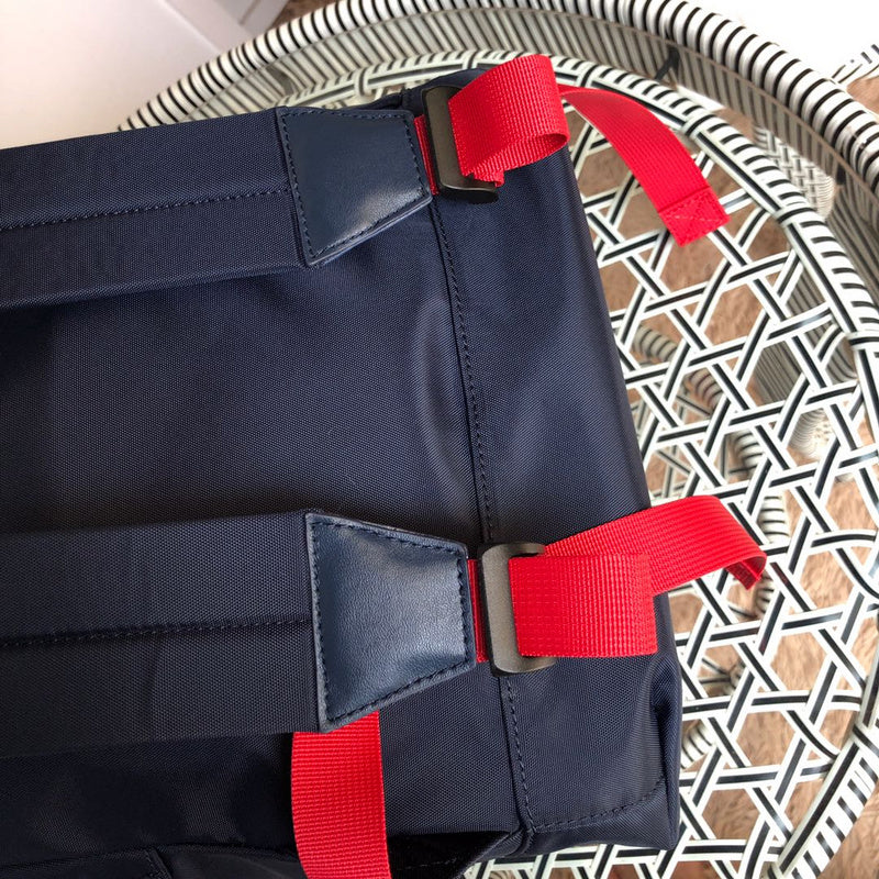 Handle and strap detail of polished premium women's handbag – women's luxury handbag