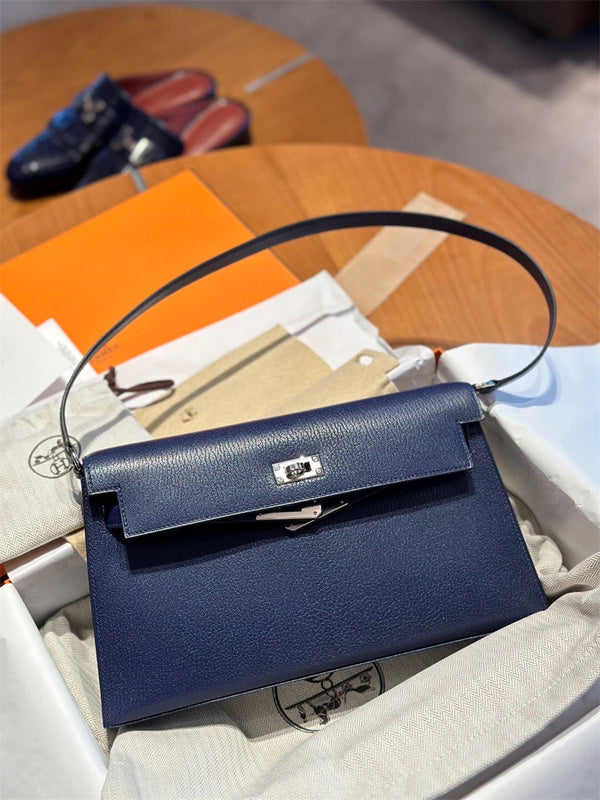  satchel interior and compartment view 9
