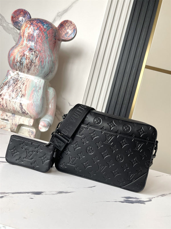  shoulder bag interior and compartment view