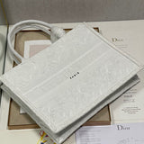 Top view of everyday-luxe signature women's handbag – women's premium purse