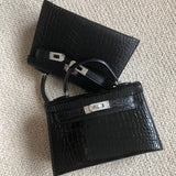  satchel close-up of hardware and finish