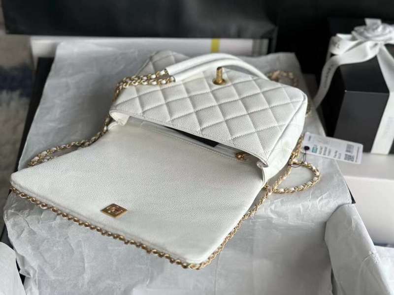 Zivas Charm Versatile Design Everyday Handbag (Effortless Style Upgrade) – Close-Up Detail
