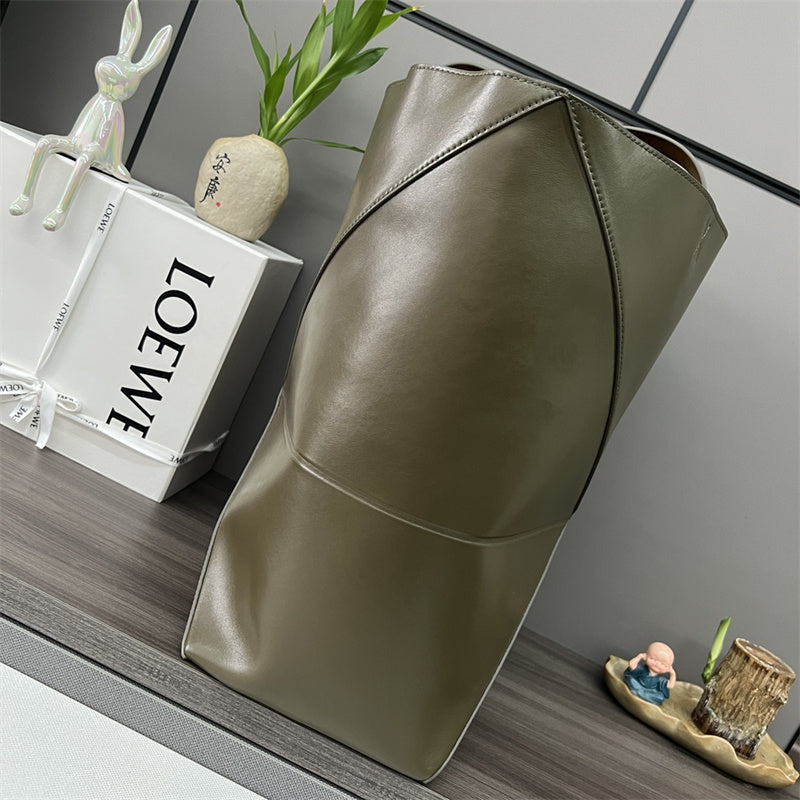 Ziva's Charm handbag – full view (42cm*18cm*41cm)