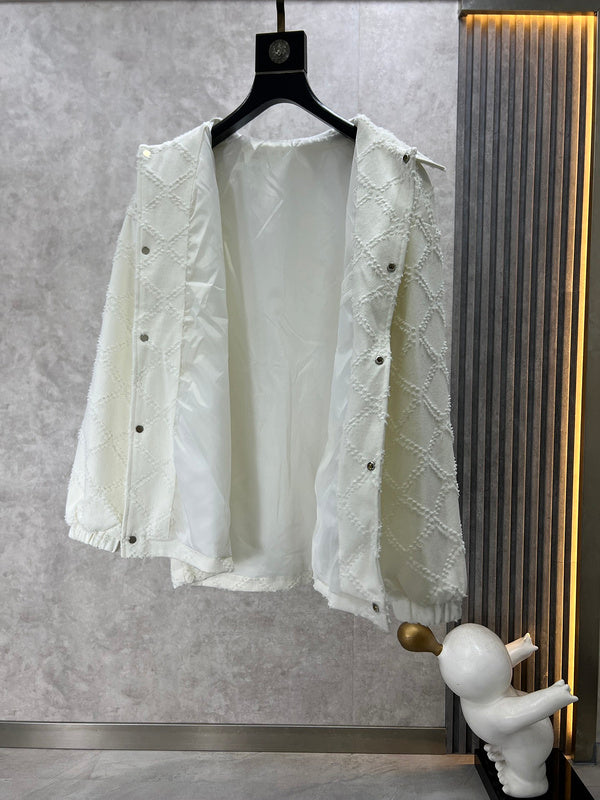 Front view of Burberry luxury piece style No.418