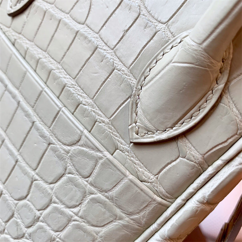 Close-up detail of everyday-ready bag design