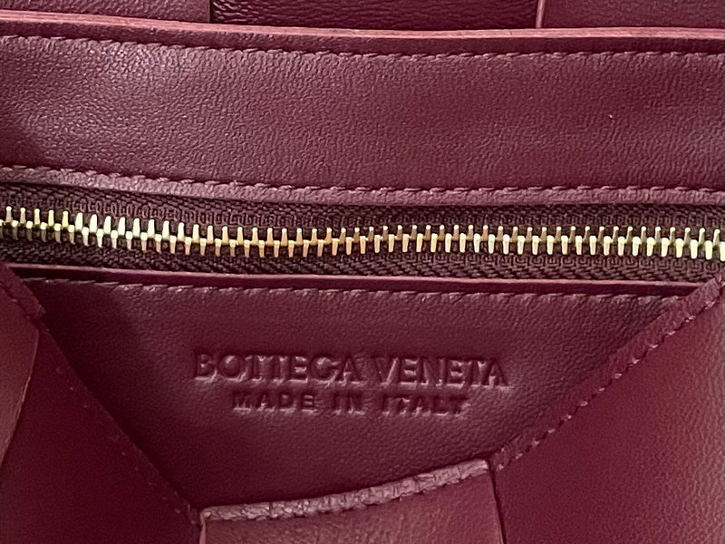 Classic Vegan Leather Handbag - Versatile Everyday Design | Women's Statement Accessory #1629 - hardware and detail close-up (image 5) of designer-inspired handbag