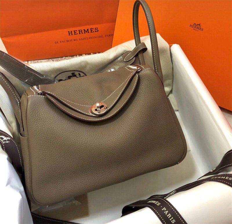  Elegant top-handle bag front view
