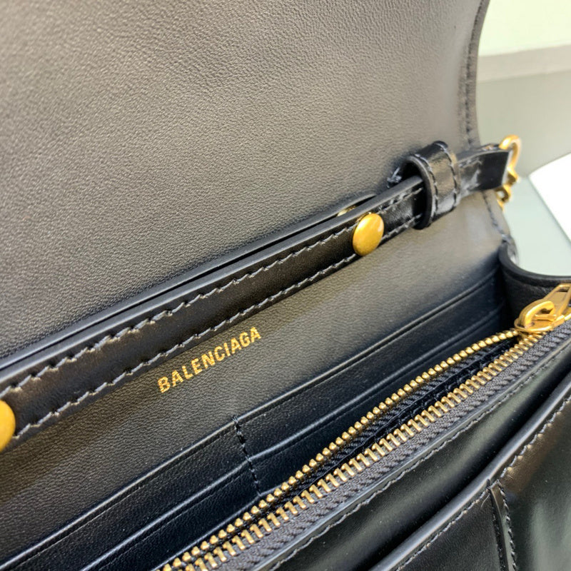Bold Premium PU Leather Handbag - Polished Finish | Women's Designer-Inspired Purse #444 - texture close-up (image 9) of designer-inspired handbag