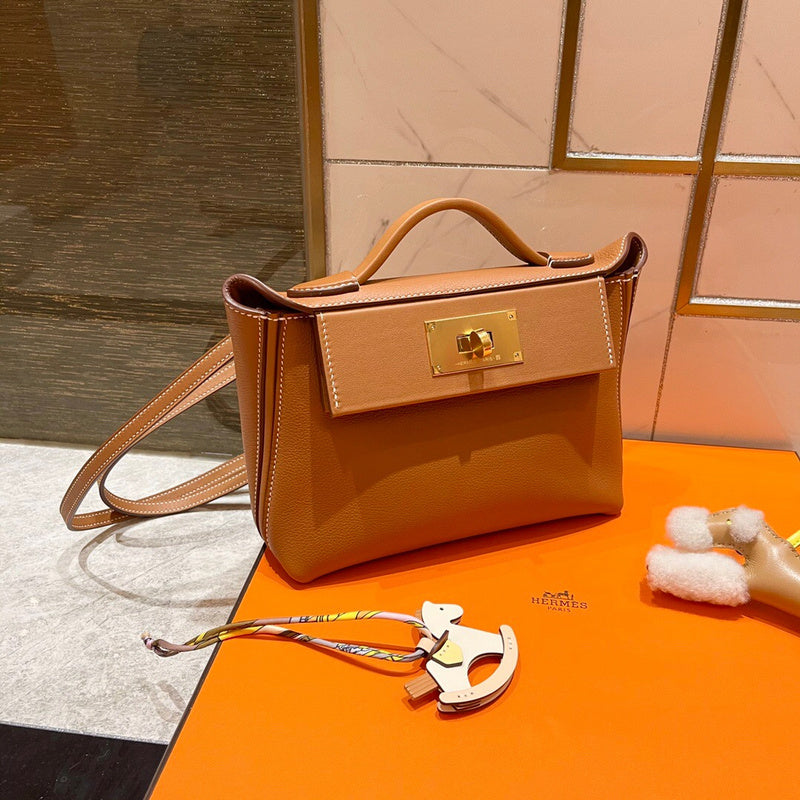 Interior view of poised premium bag