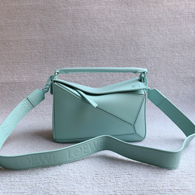 Ziva's Charm handbag – front view (24cm*16cm*10cm)