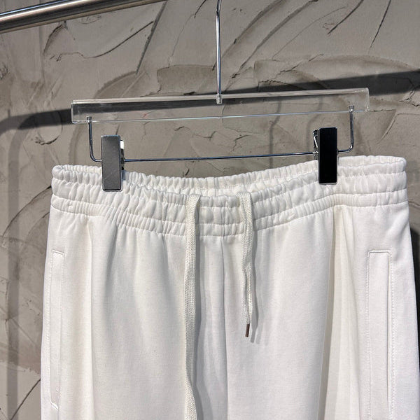 Three-quarter angle view of Balenciaga luxury piece style No.049