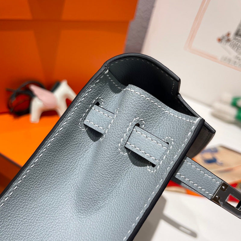 Versatile handbag styled for everyday wear