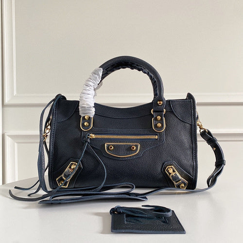 Zivas Charm Everyday Sophistication Statement Handbag (Premium Everyday Carry) – Front View 2