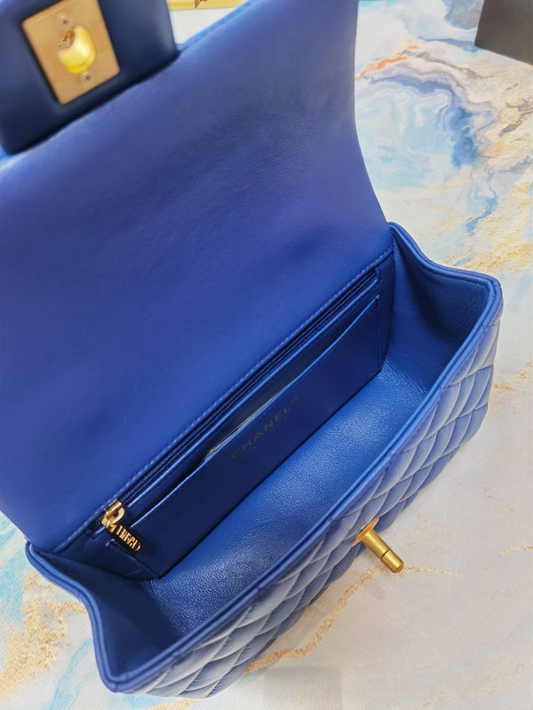  women's handbag, mid design, view 9