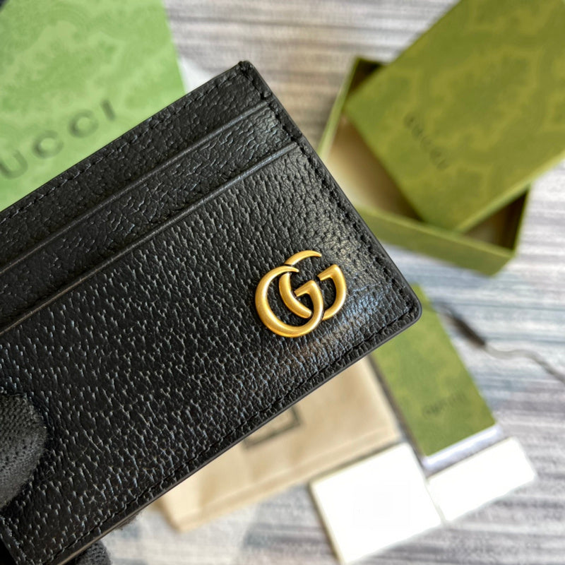 Styled lifestyle shot of elevated premium women's handbag – women's everyday handbag