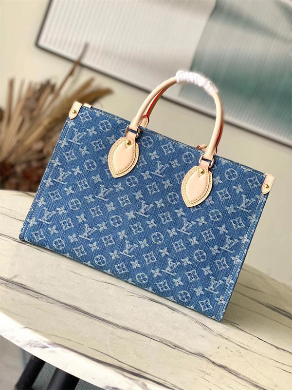  Sophisticated shopper bag carried on shoulder