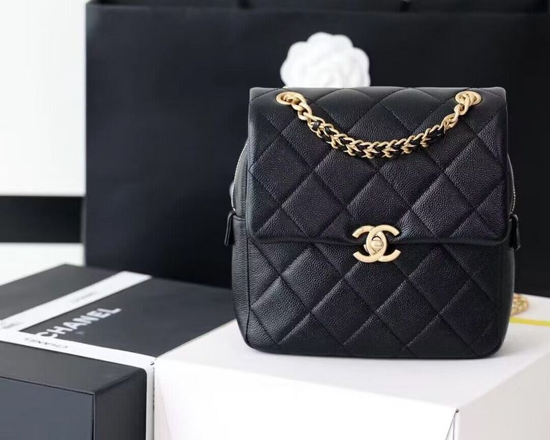  women's handbag, mid design, view 2