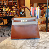  clean-lined shopper bag detail view showing craftsmanship 20