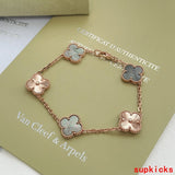 Front view of Van Cleef & Arpels unisex jewelry piece