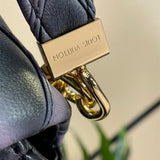  Refined tote bag carried on shoulder 10