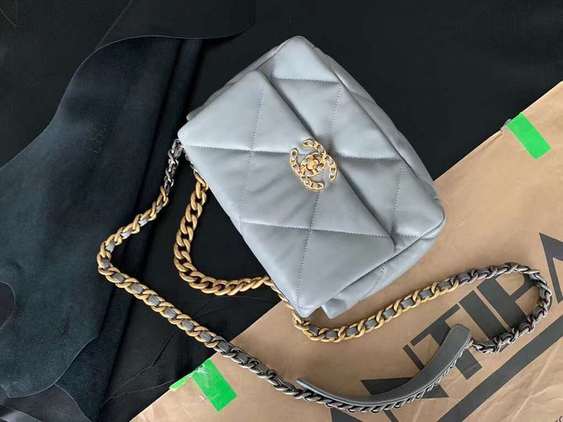  women's handbag, mid design, view 1