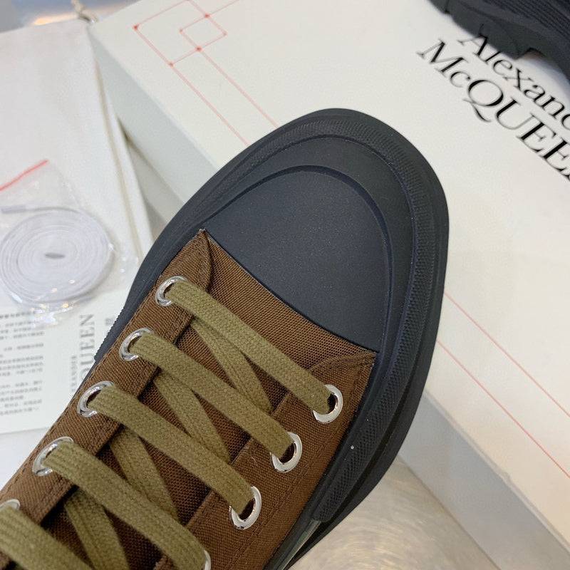 Alexander McQueen shoes Style 302 - close-up of luxury comfort fit