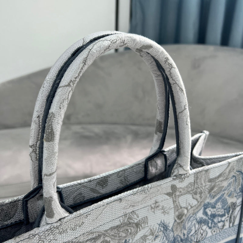 Styled lifestyle shot of structured chic women's handbag – women's premium purse