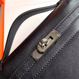  shoulder bag interior and compartment view 39