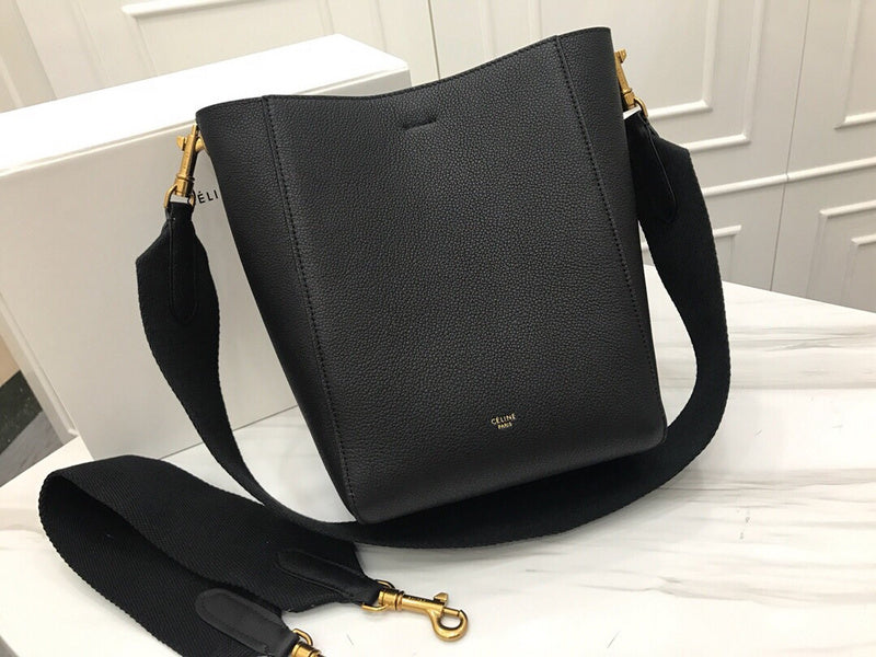 Close-up detail of everyday-luxe classic women's handbag – women's premium purse