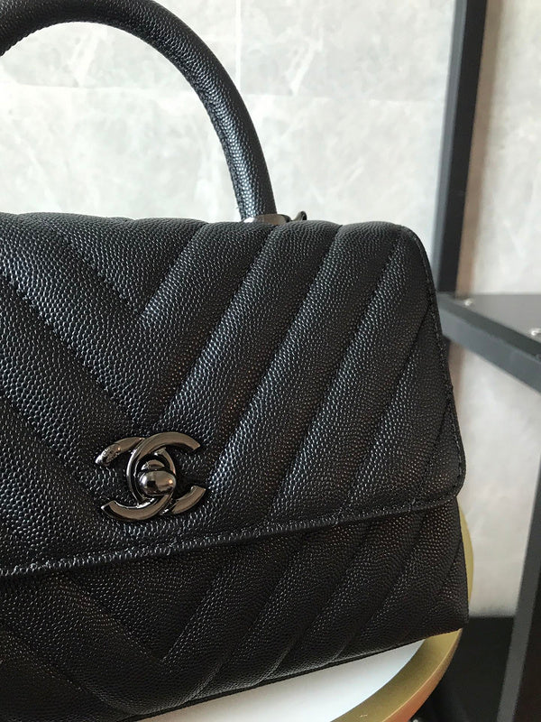  women's handbag, mid design, view 4