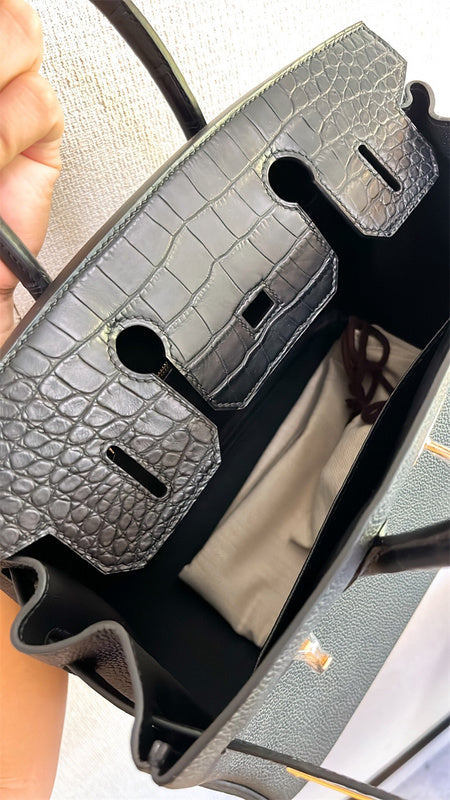  carryall bag interior and compartment view 9