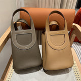  Refined shoulder bag carried on shoulder 28