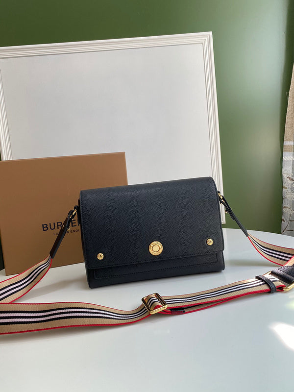 Ziva's Charm handbag – front view (one versatile size)