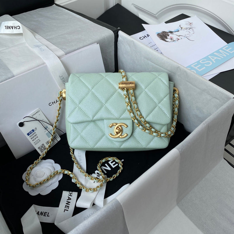  women's handbag, mid design, view 1
