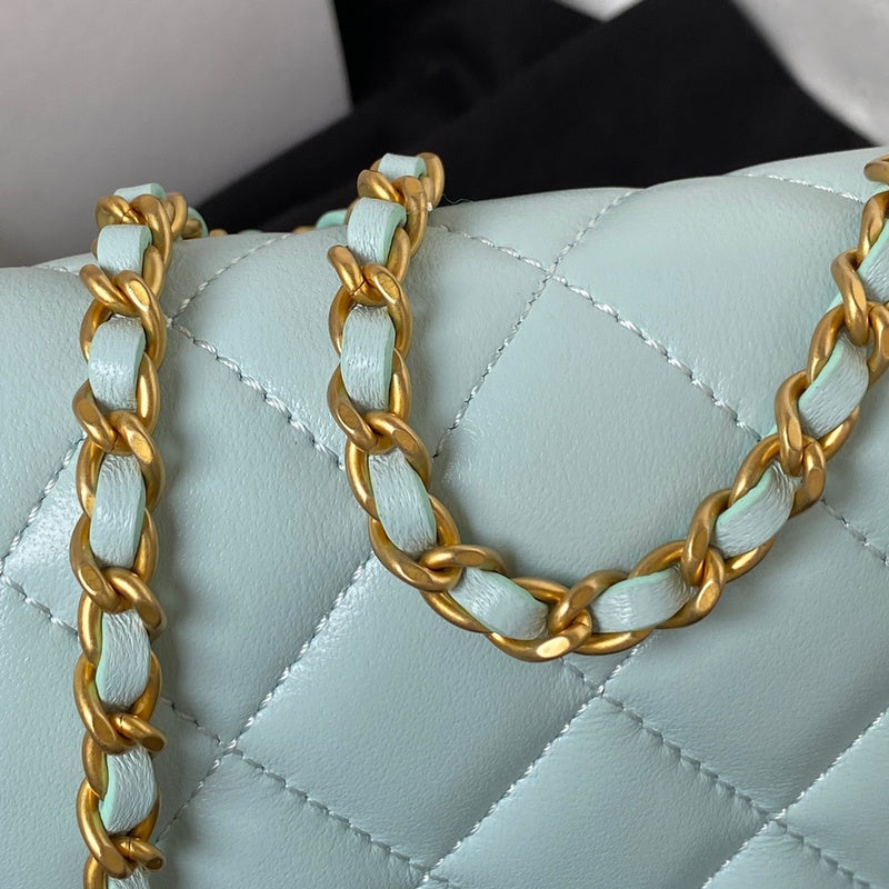 Ziva's Charm handbag – close-up view (one versatile size)