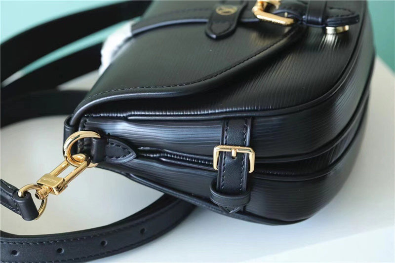  crossbody bag close-up of hardware and finish 11