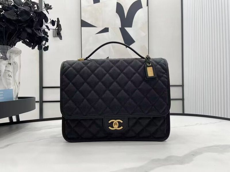  spacious purse view 2
