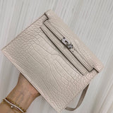  Streamlined tote bag carried on shoulder 10