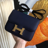  contemporary carryall bag styled with outfit