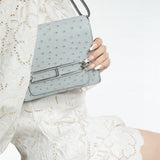  Chic carryall bag carried on shoulder
