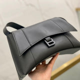 Ziva's Charm handbag – front view (one versatile size)