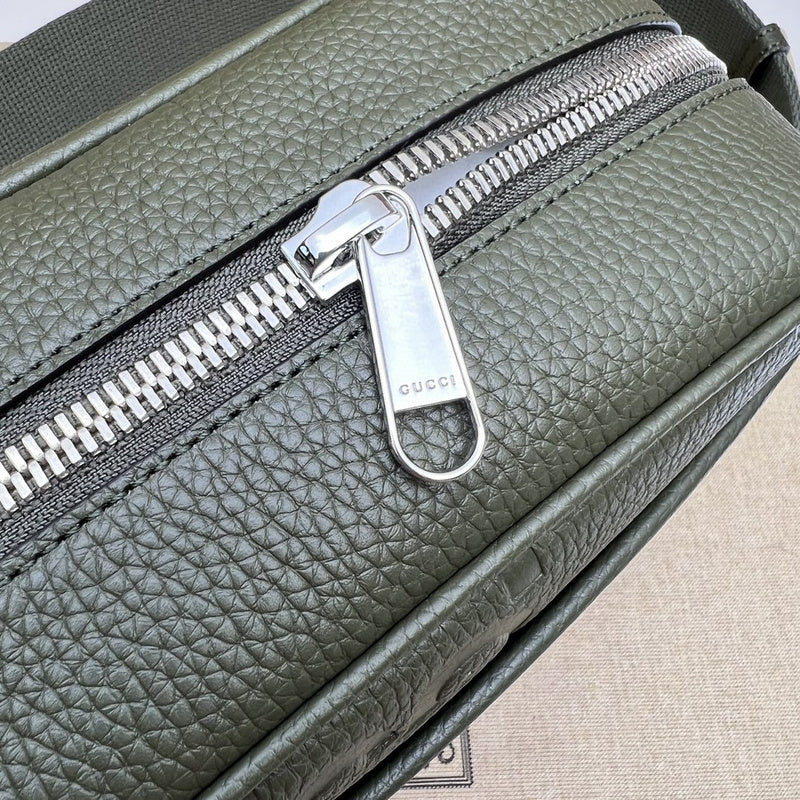 Side profile of everyday-luxe modern women's handbag – women's designer-style accessory