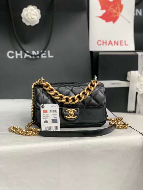 Zivas Charm Refined Everyday Style Designer Handbag (Thoughtfully Structured Design) – Detail View