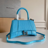Zivas Charm Modern Minimalist Look Premium Handbag (Premium Everyday Carry) – Lifestyle Shot