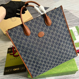 Handle and strap detail of chic classic women's handbag – women's everyday handbag