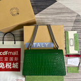 Front view of classic refined women's handbag – women's everyday handbag
