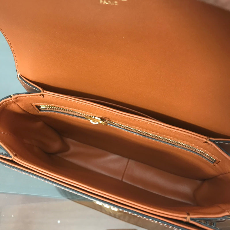 Handle and strap detail of premium chic women's handbag – women's everyday handbag